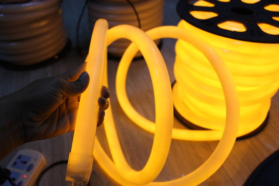 ขายร้อน โครงสร้าง 360 องศา สีเหลือง 110v pvc neon flex ไฟสําหรับอาคาร
