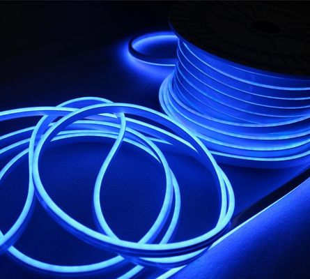 มาตรฐานความสว่างสูงและแสงนิวอนแบบไมเนียม LED กันน้ําแสงยืดหยุ่น LED 6W / m สีฟ้า