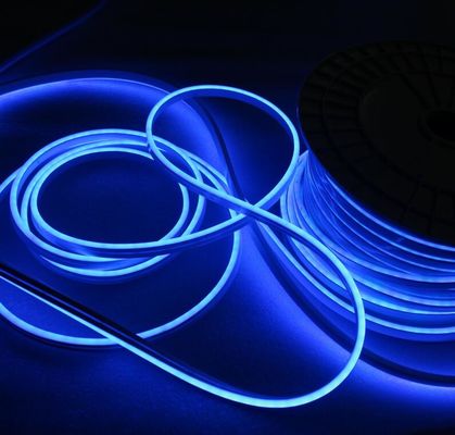 มาตรฐานความสว่างสูงและแสงนิวอนแบบไมเนียม LED กันน้ําแสงยืดหยุ่น LED 6W / m สีฟ้า